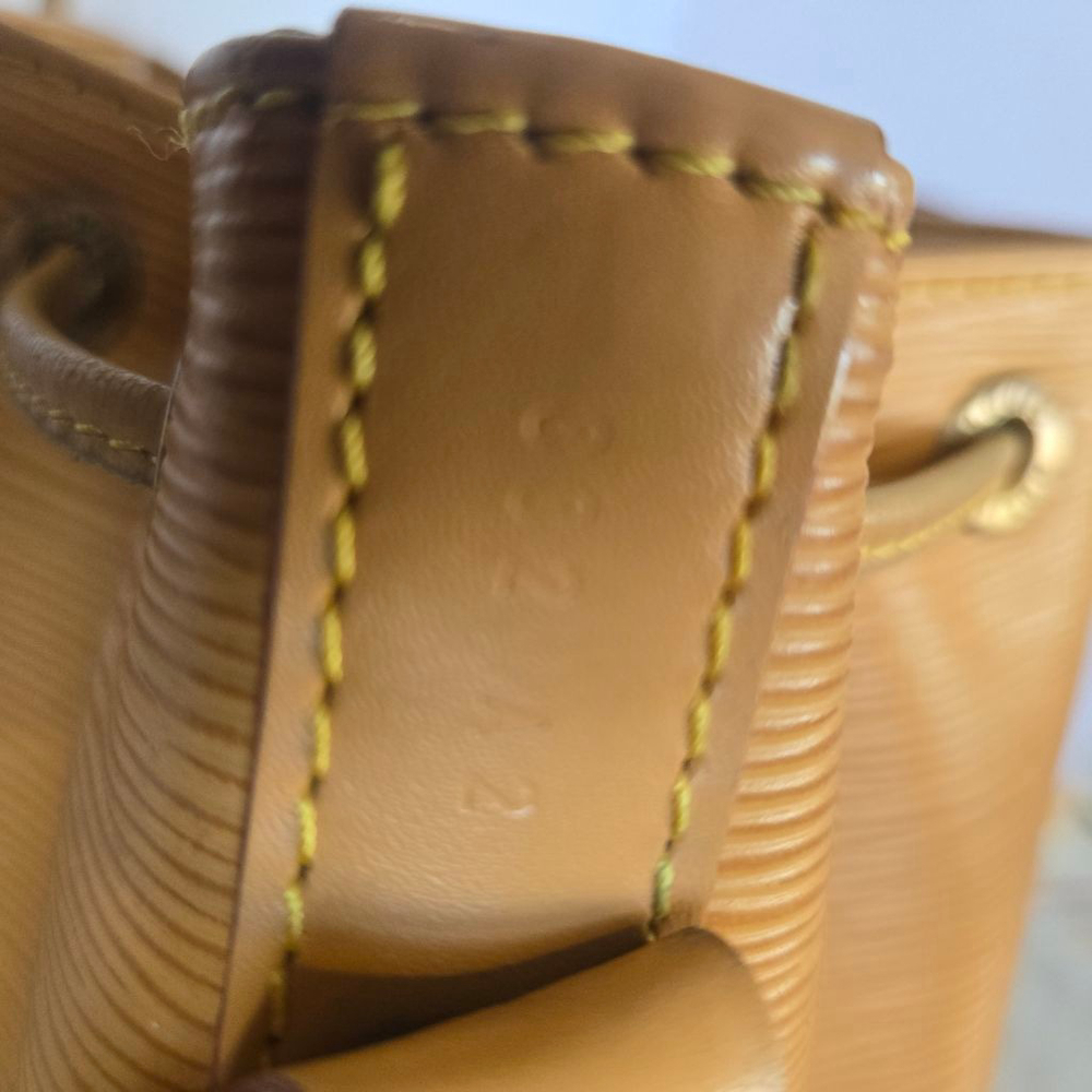 Women's Louis Vuitton Sable Tan Epi Leather Noe Shoulder Bag w/ COA & Dustbag - Picture 6 of 16